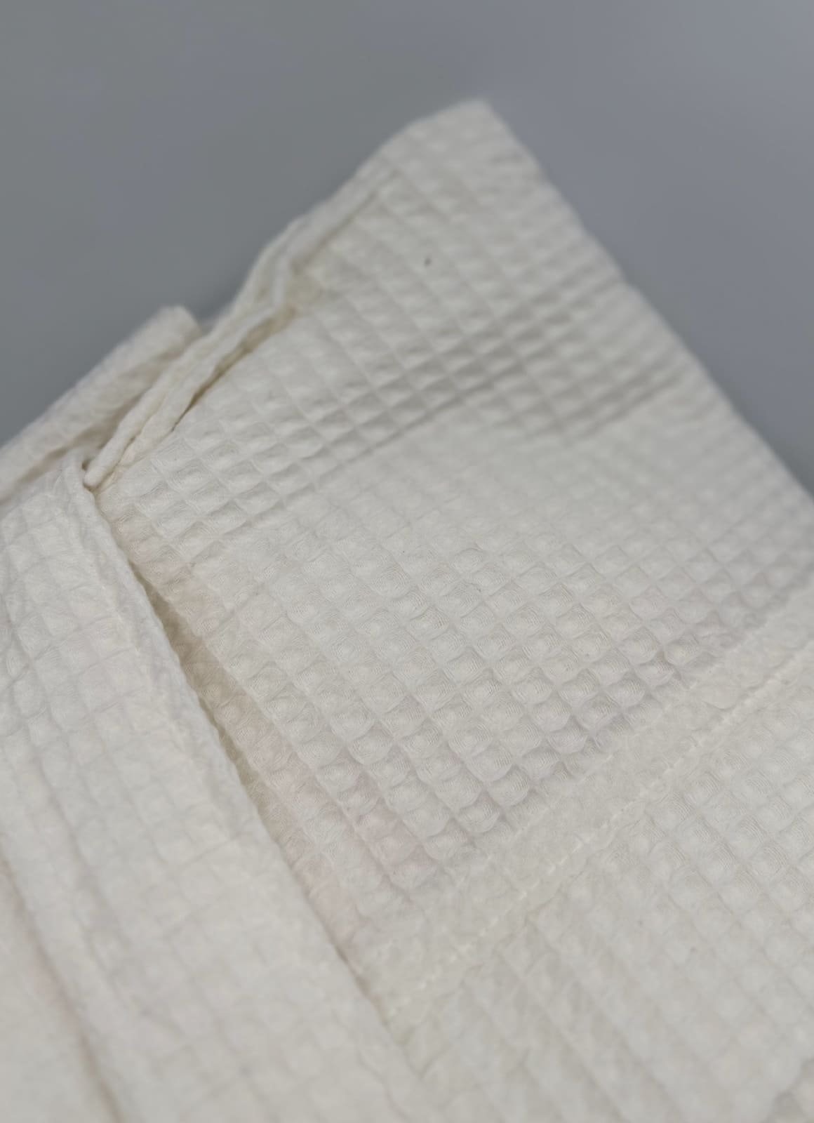 Bata VIK VIK con capucha - Image 3